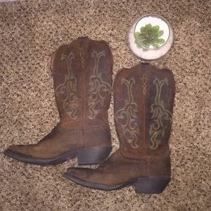 ‼️ Sale ‼️Cowboy boots! Only worn twice!!